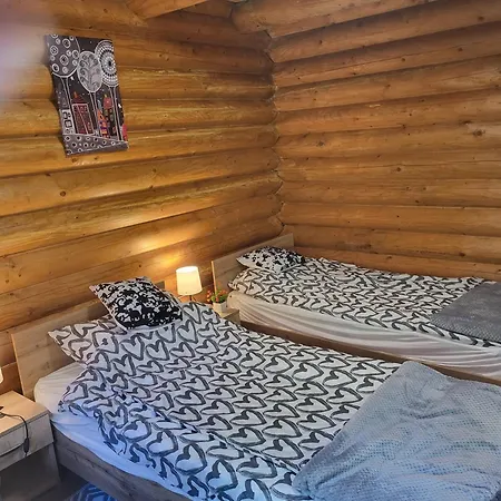 Проживание в семье Woodhouse